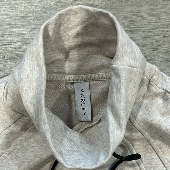 Varley pullover mock neck drawstring sweatshirt with kangaroo pocket - Picture 9 of 11